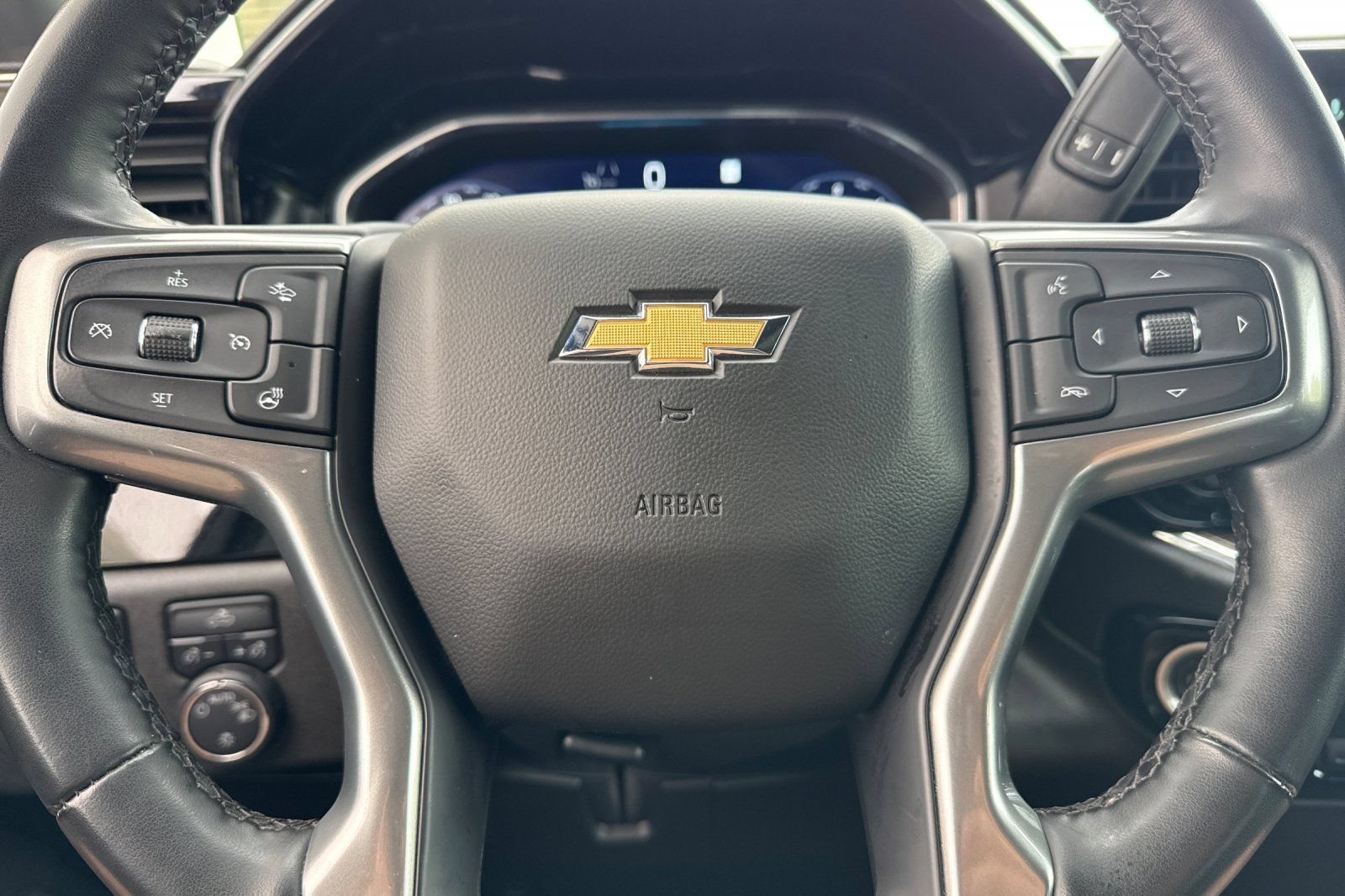 Used 2025 Chevrolet Silverado 1500 LT AWD/4WD image 20