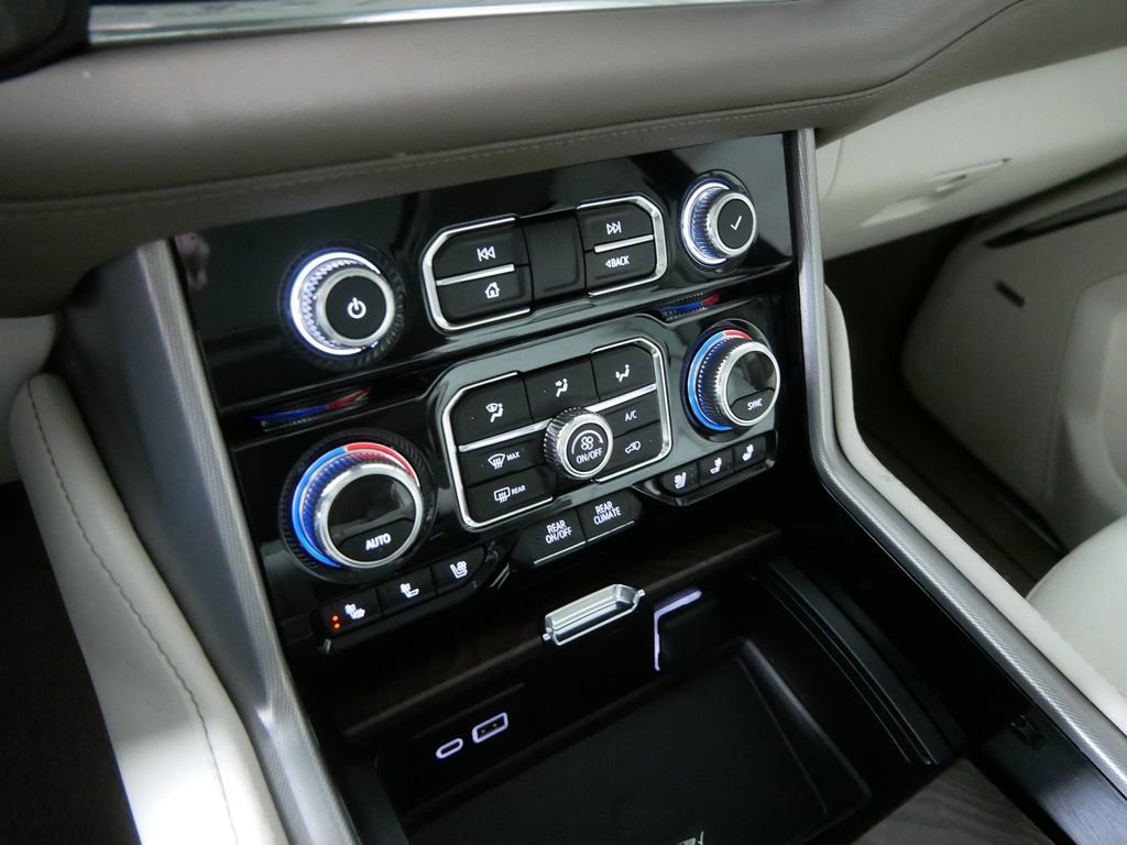 Used 2024 GMC Yukon Denali AWD/4WD image 33