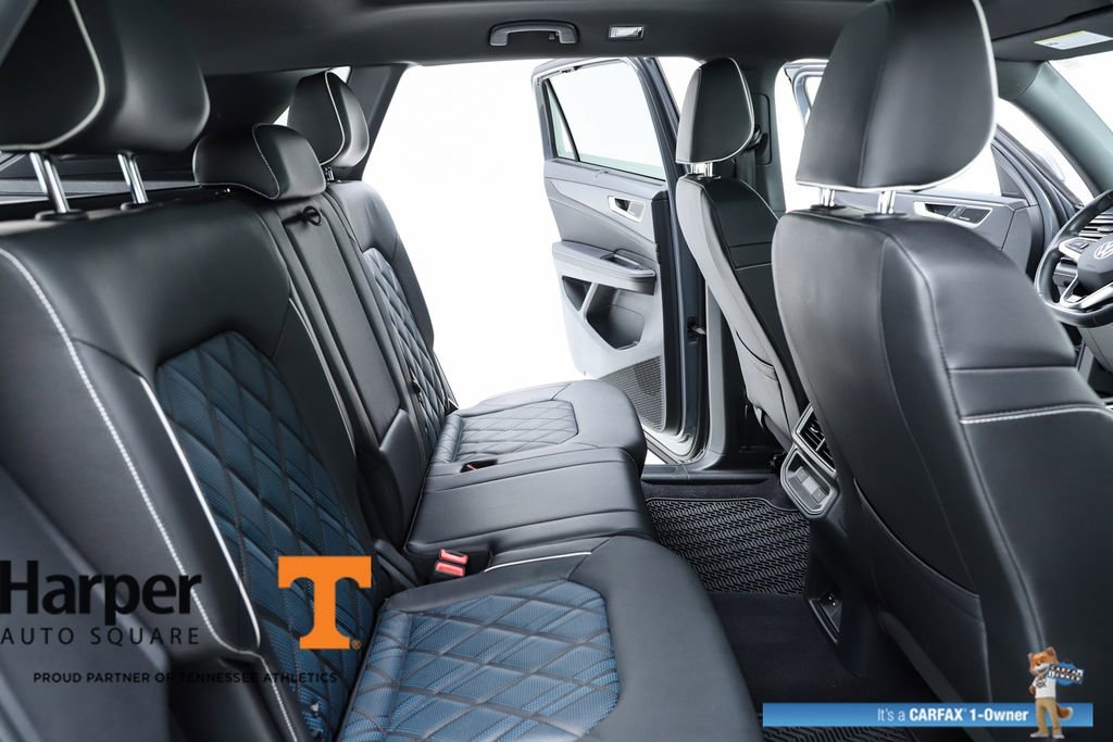 Used 2024 Volkswagen Atlas Cross Sport SEL Premium R-Line image 38