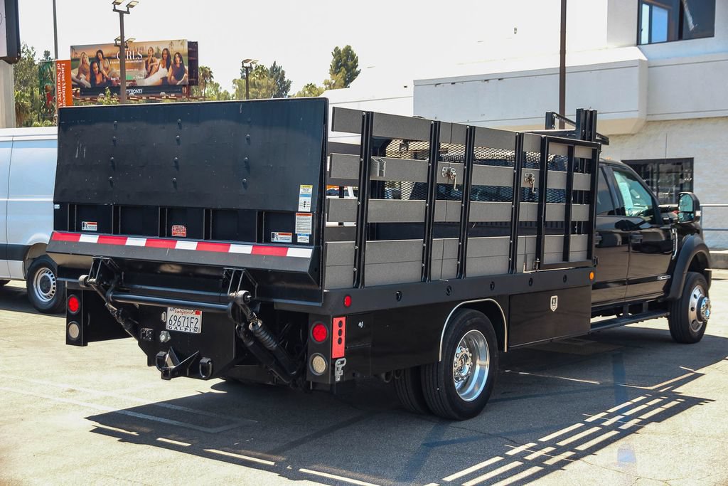 Used 2017 Ford F550 2WD Crew Cab Super Duty image 4