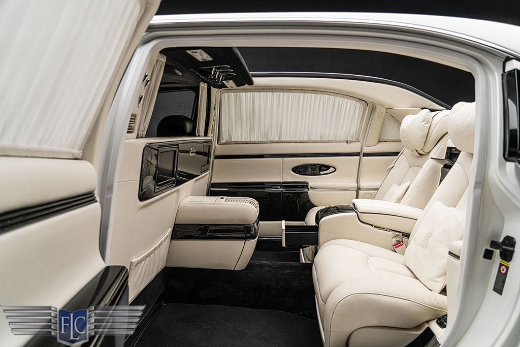 Used 2009 Maybach 62 S RWD image 14