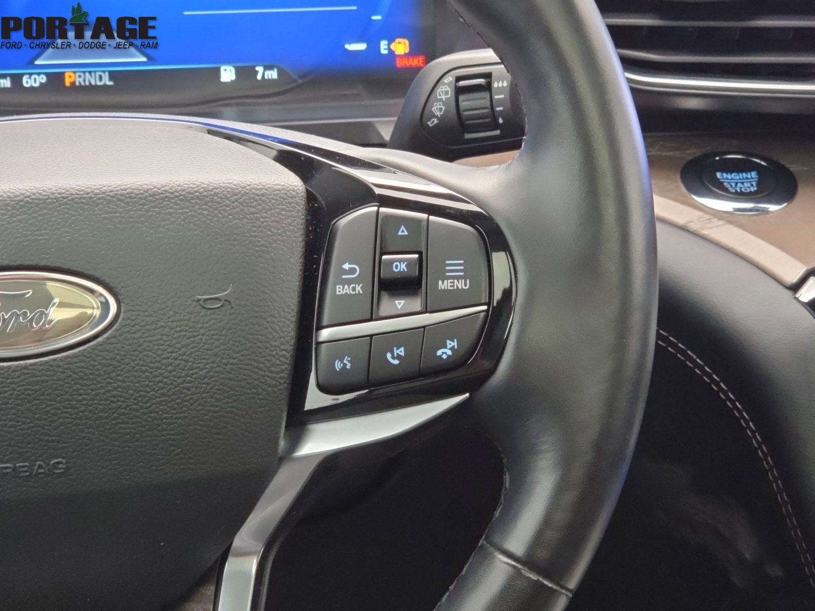 Used 2022 Ford Explorer Platinum w/ Class IV Trailer Tow Package AWD/4WD image 24