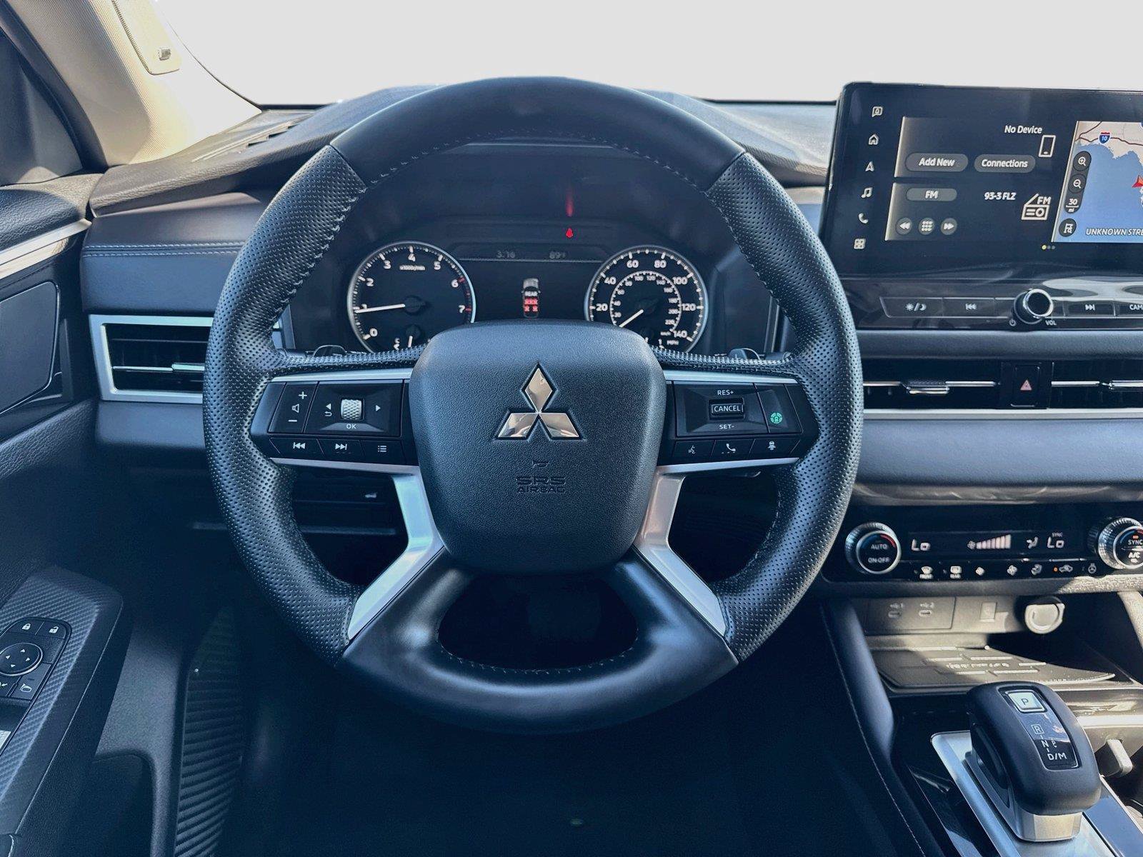 New 2026 Mitsubishi Outlander SE FWD image 10