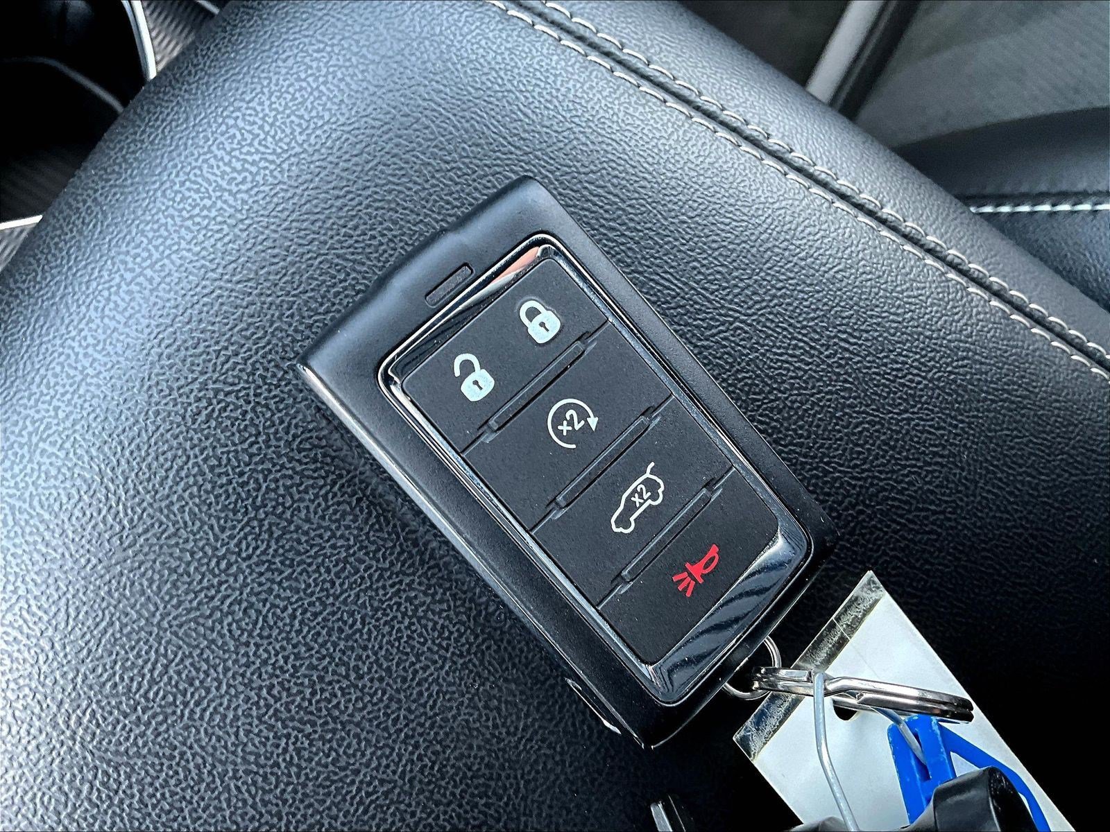 Used 2025 Jeep Grand Cherokee Altitude AWD/4WD image 33