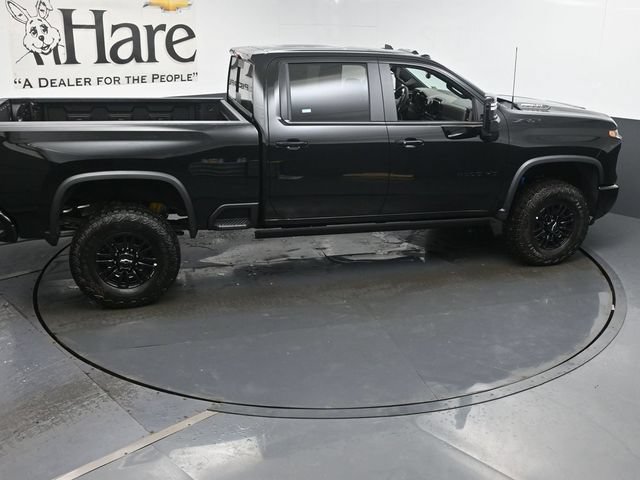 New 2026 Chevrolet Silverado 2500 ZR2 w/ LPO, Dark Essentials Package AWD/4WD image 17