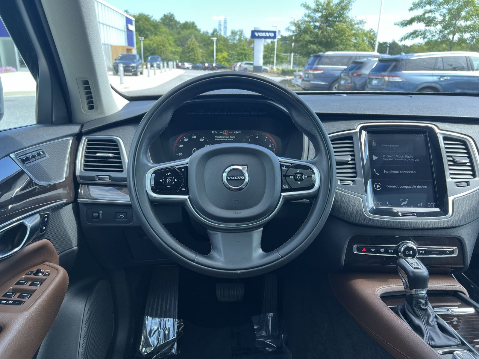 Used 2019 Volvo XC90 T6 Momentum w/ Advanced Package AWD/4WD image 16