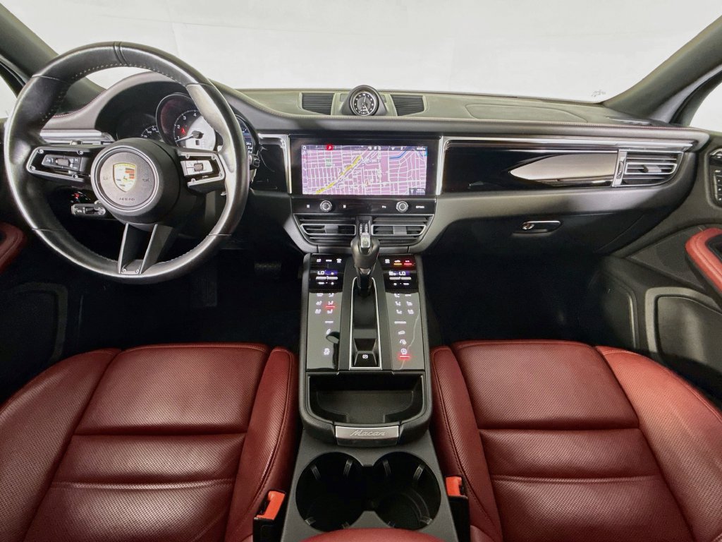 Certified 2023 Porsche Macan S AWD/4WD image 11