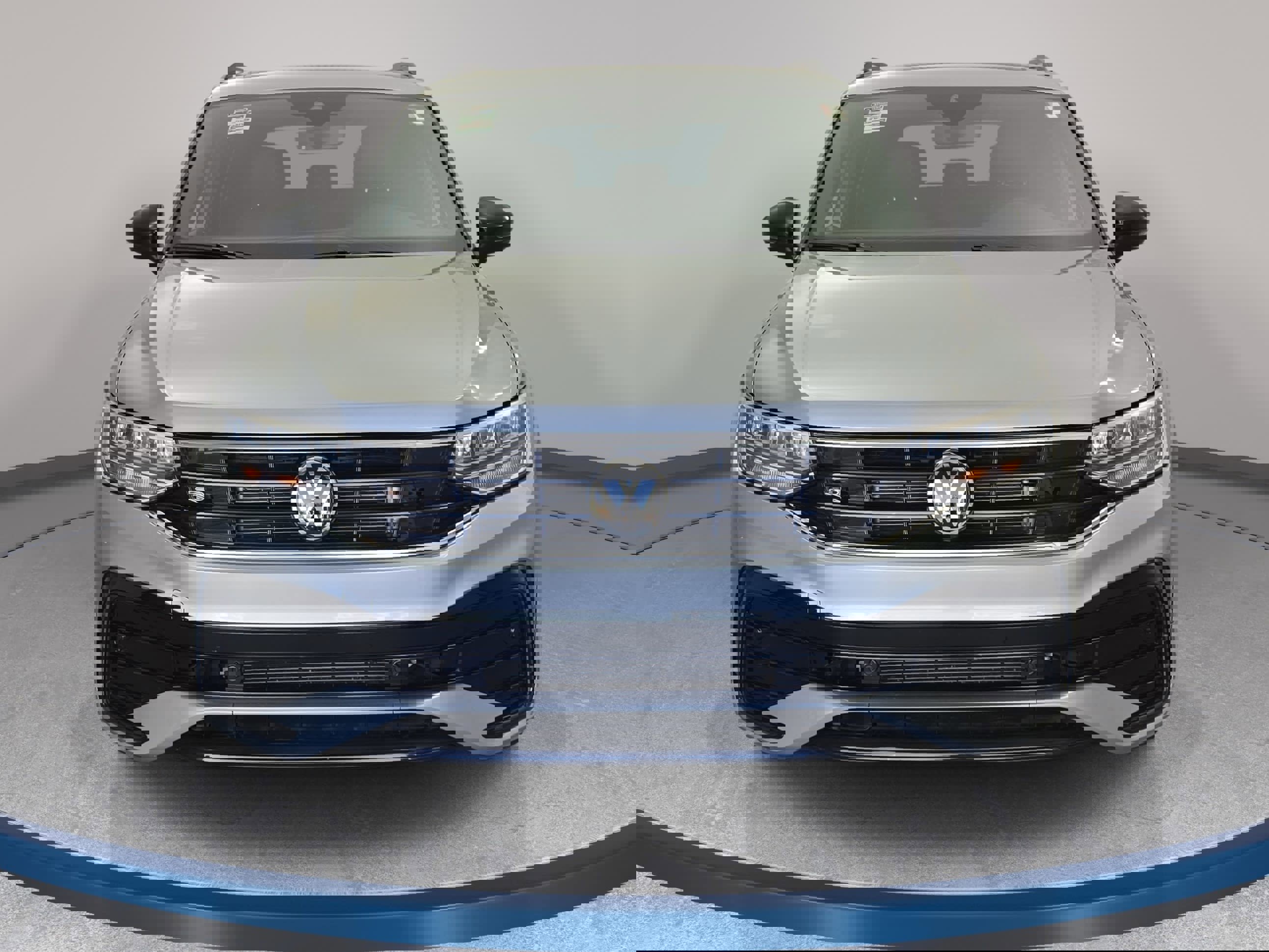 Used 2022 Volkswagen Tiguan SE R-Line image 2