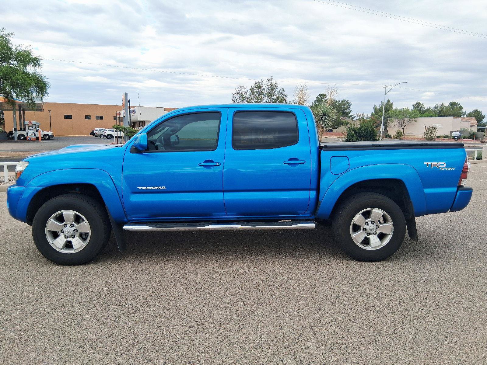 Used 2009 Toyota Tacoma PreRunner RWD image 2