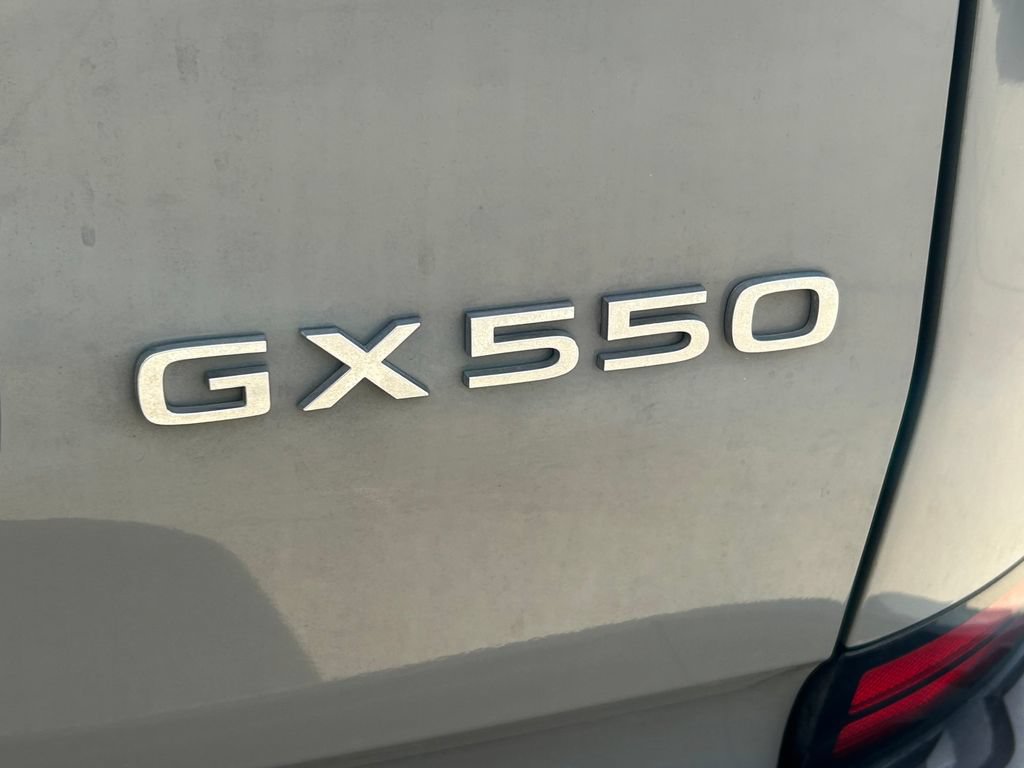 Used 2024 Lexus GX 550 w/ Accessory Package (2T) AWD/4WD image 13