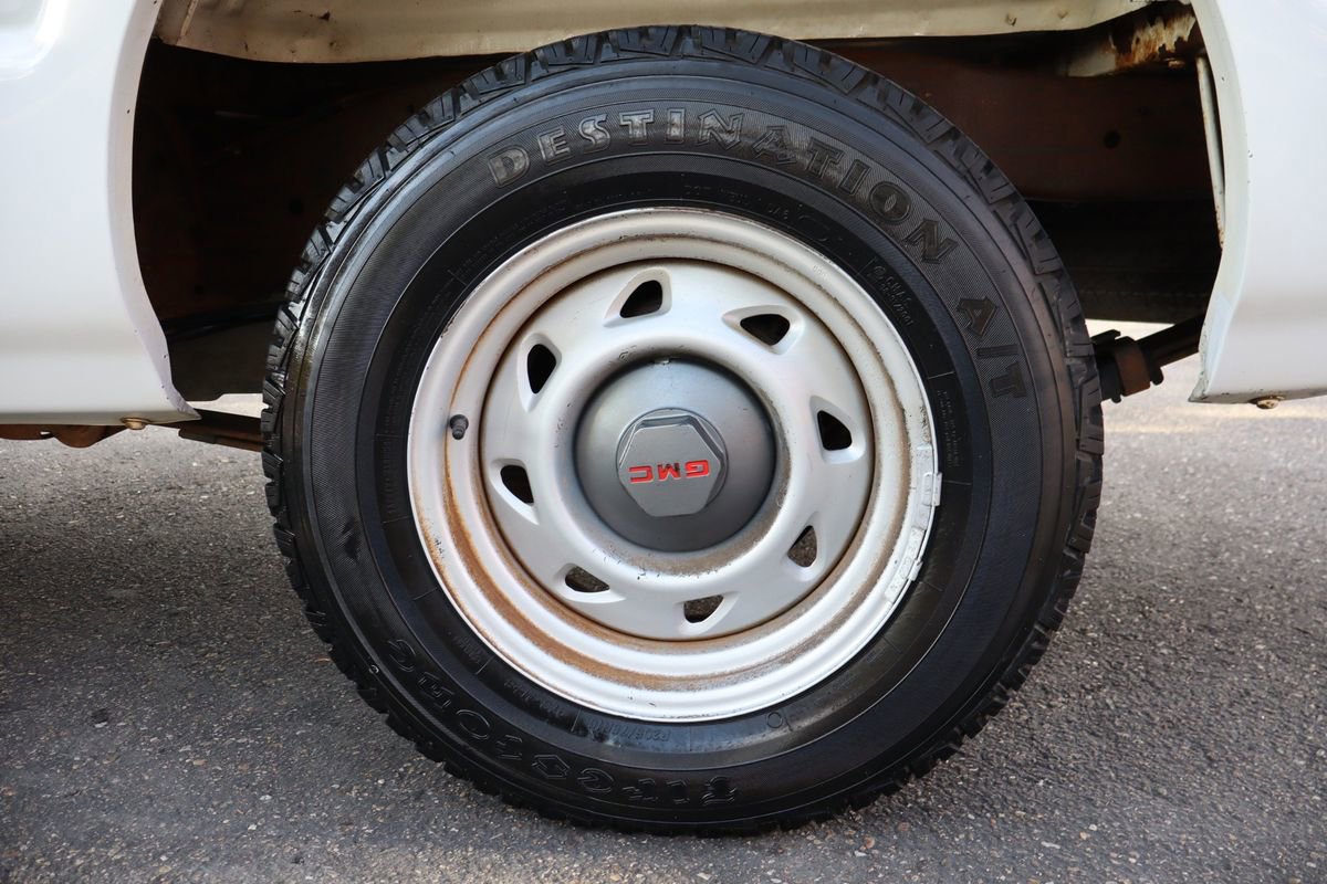 Used 2000 GMC Sonoma SL w/ Cold-Climate Pkg image 31