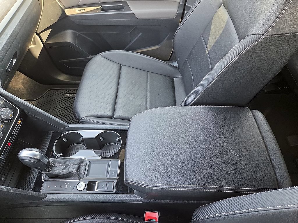 Used 2022 Volkswagen Atlas Cross Sport SE FWD image 22