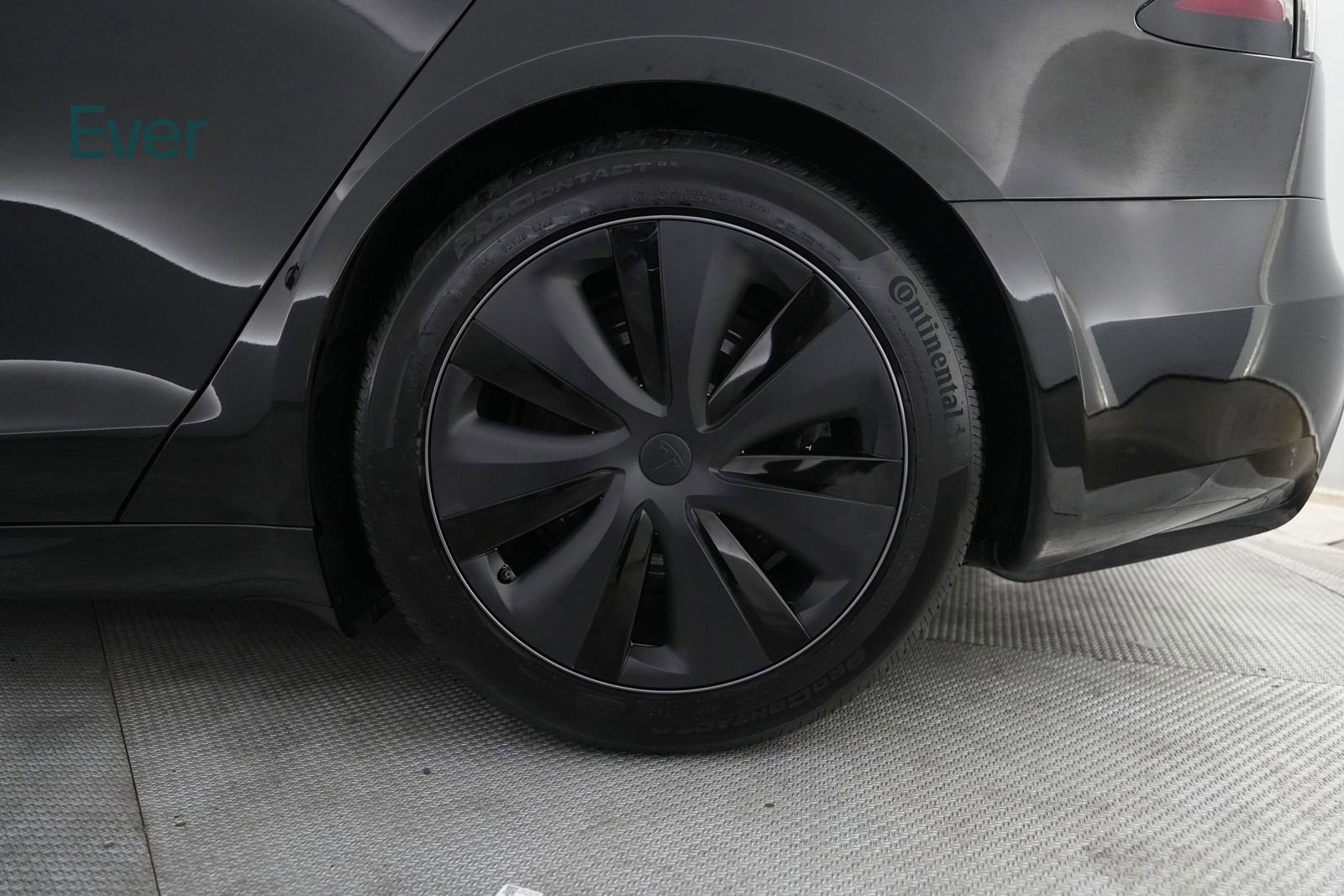 Used 2024 Tesla Model S AWD/4WD image 9