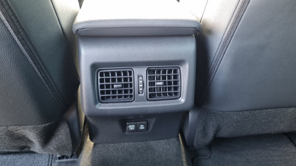 Used 2025 Toyota Camry LE FWD image 18