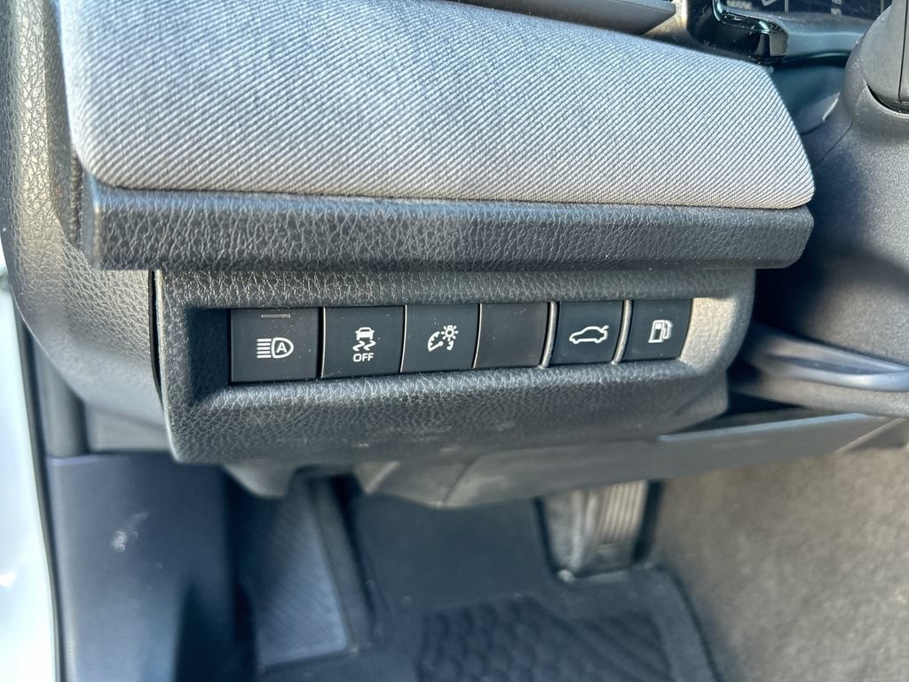 Used 2025 Toyota Camry LE w/ Convenience Package FWD image 14