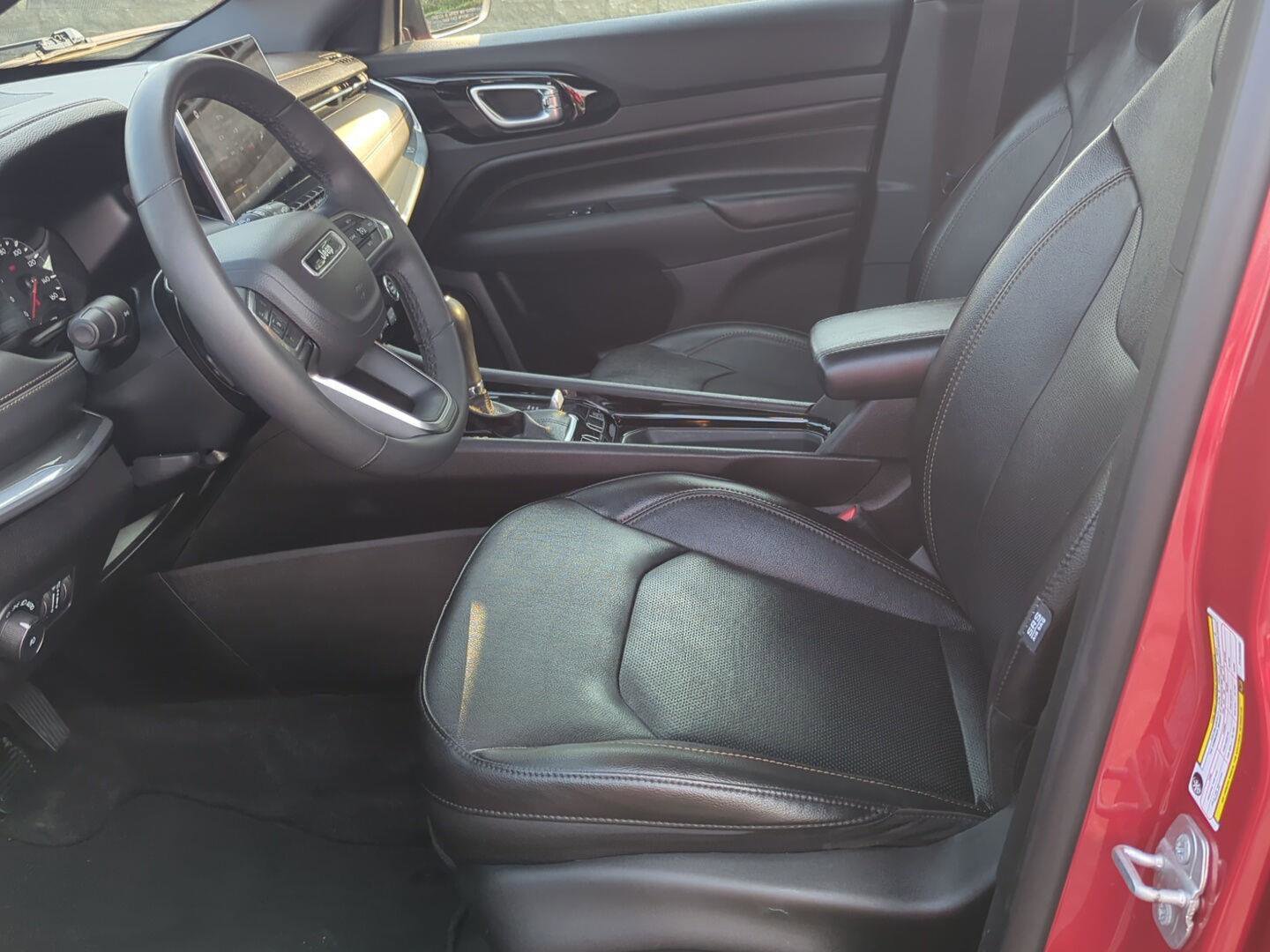 Used 2023 Jeep Compass Limited image 13