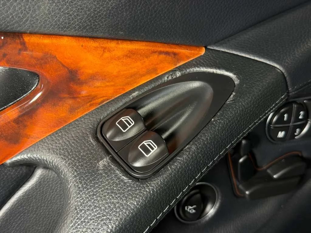 Used 2011 Mercedes-Benz SL 550 w/ Premium I Pkg image 19