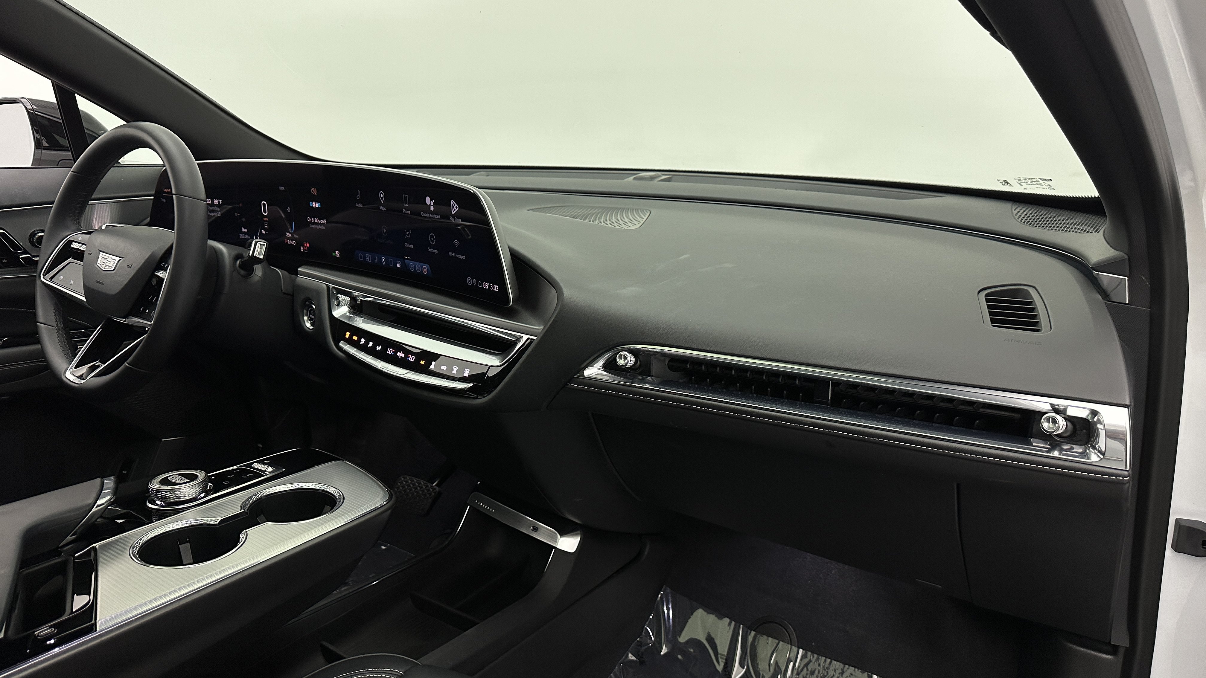 Used 2024 Cadillac Lyriq Tech RWD image 40