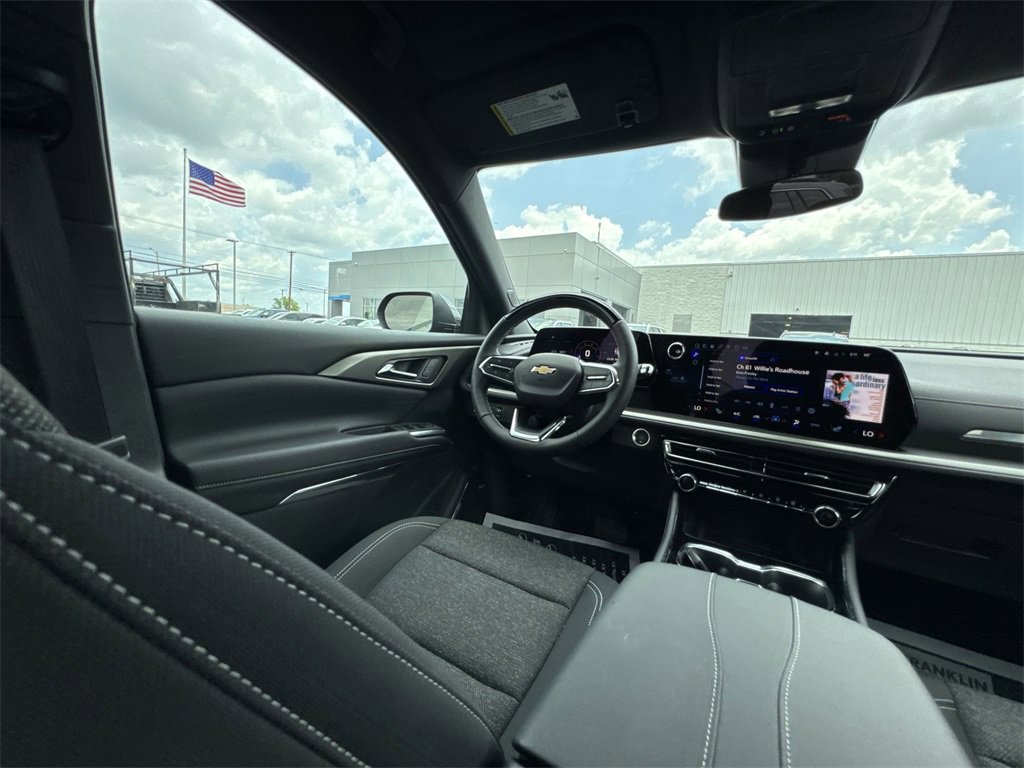 New 2025 Chevrolet Traverse LT w/ Enhanced Driving Package image 15