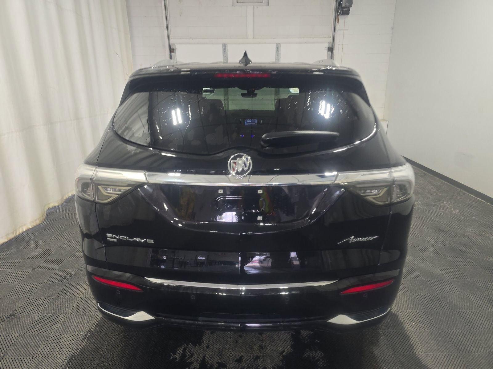 Used 2024 Buick Enclave Avenir w/ Avenir Technology Package image 15