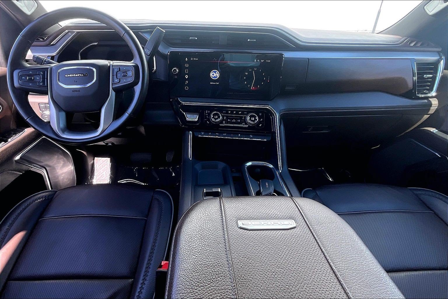 Used 2024 GMC Sierra 2500 Denali w/ Denali Reserve Package AWD/4WD image 19