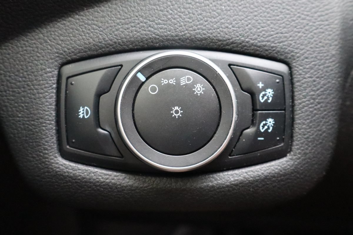 Used 2015 Ford Escape Titanium w/ Equipment Group 301A AWD/4WD image 29