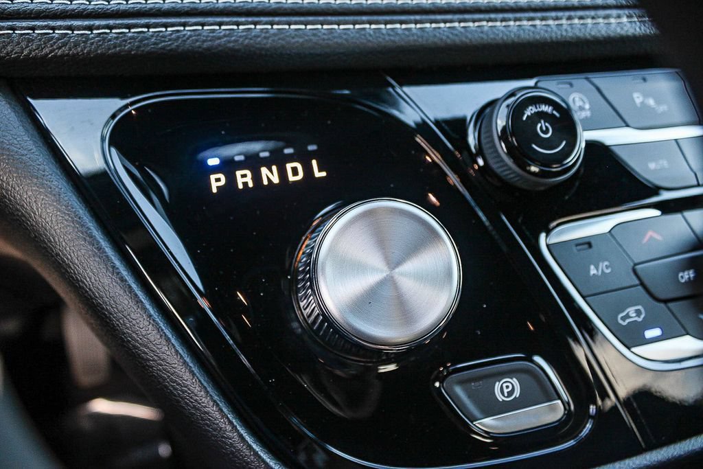 New 2027 Chrysler Pacifica Select FWD image 21