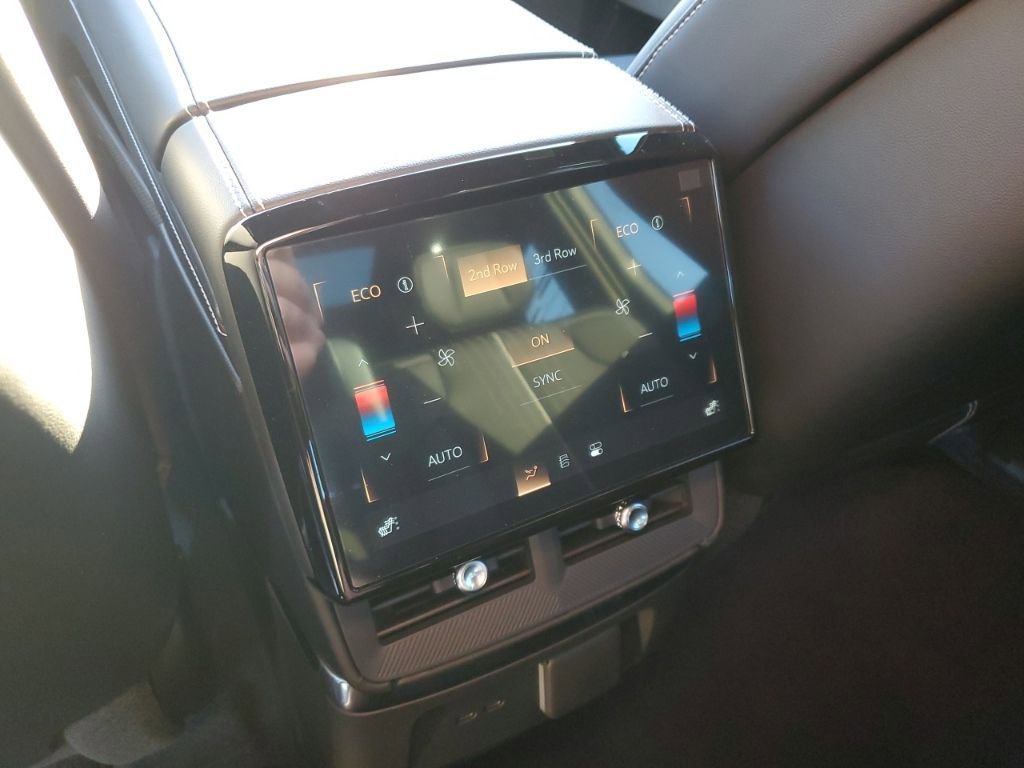 New 2026 Cadillac Vistiq Sport w/ LPO, Floor Liner Package image 21