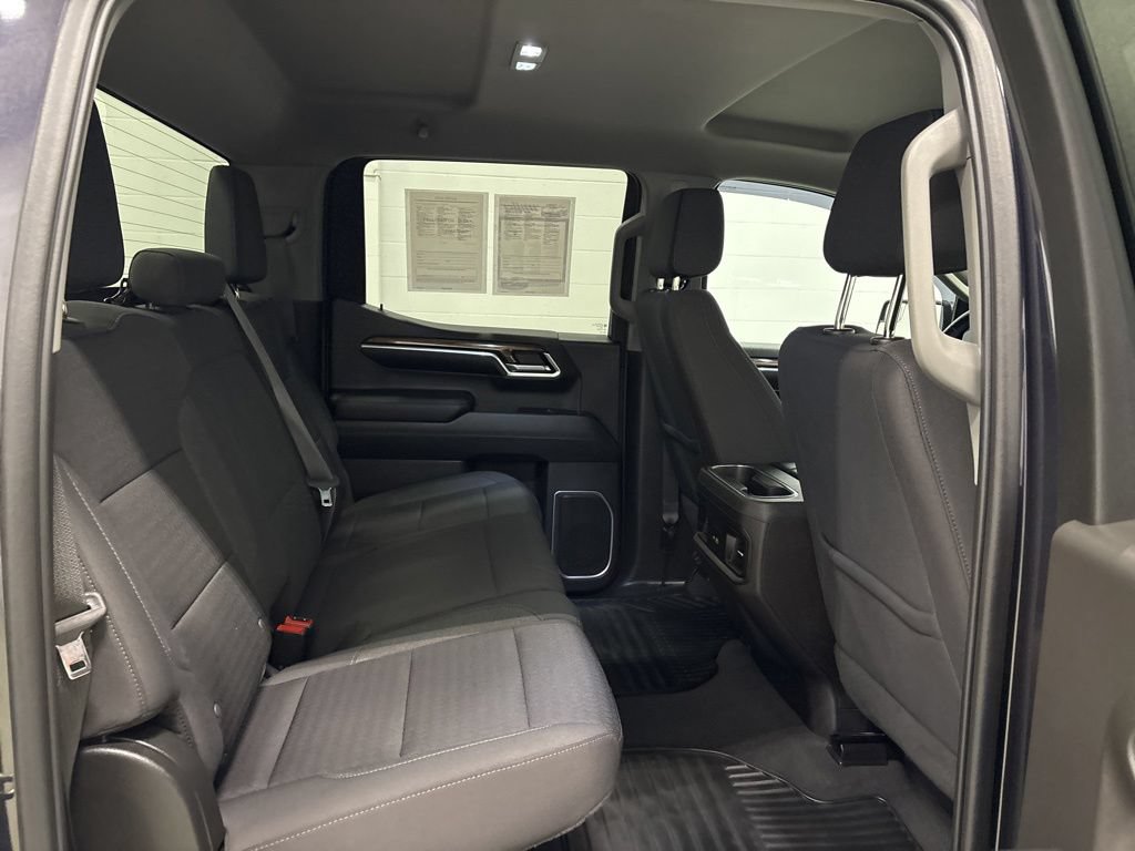 Used 2022 Chevrolet Silverado 1500 LT AWD/4WD image 35