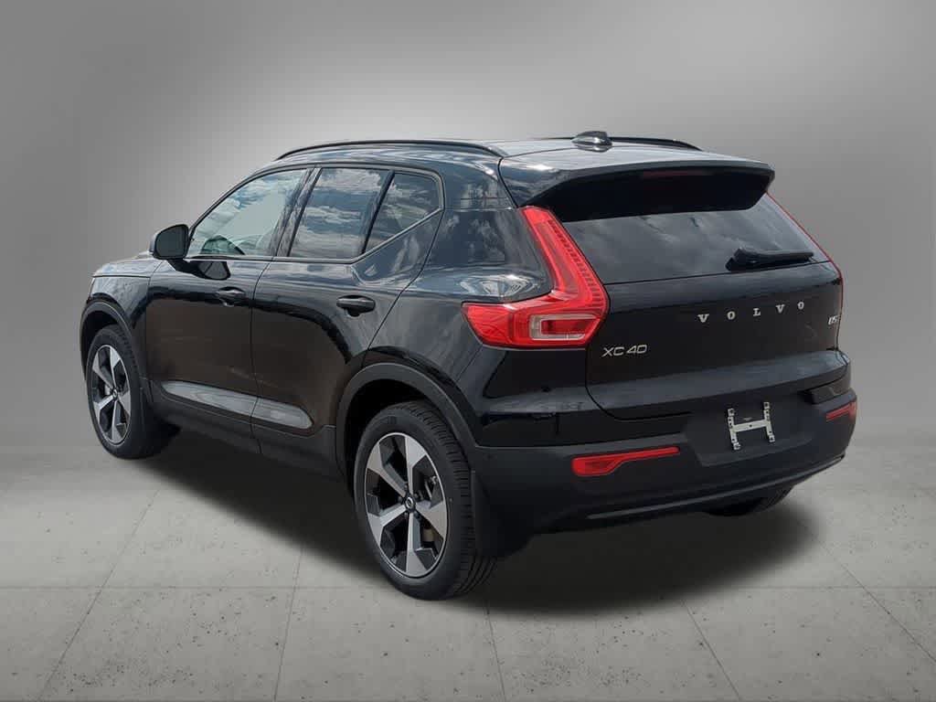 New 2026 Volvo XC40 B5 Plus w/ Protection Package Premier AWD/4WD image 4