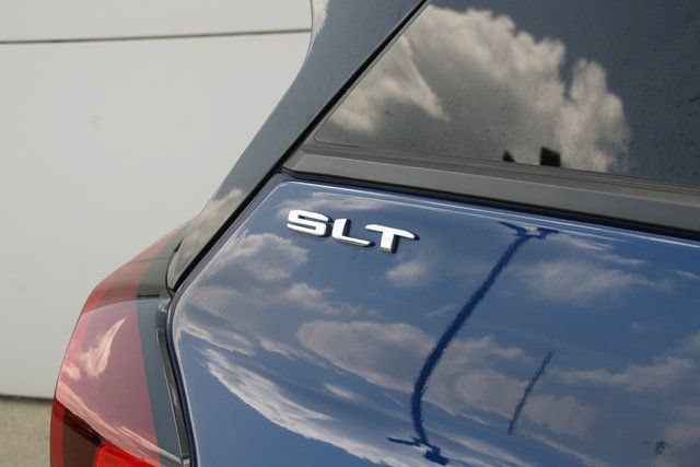 Used 2023 GMC Terrain SLT FWD image 8
