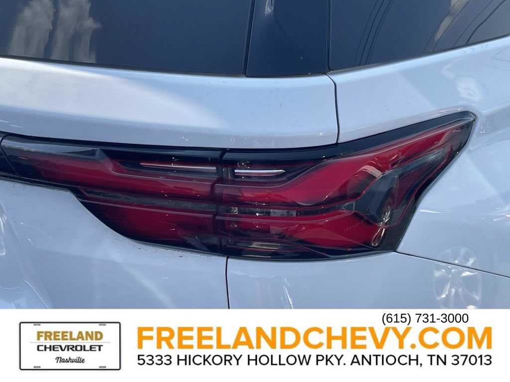 Used 2022 Chevrolet Traverse LT FWD image 6