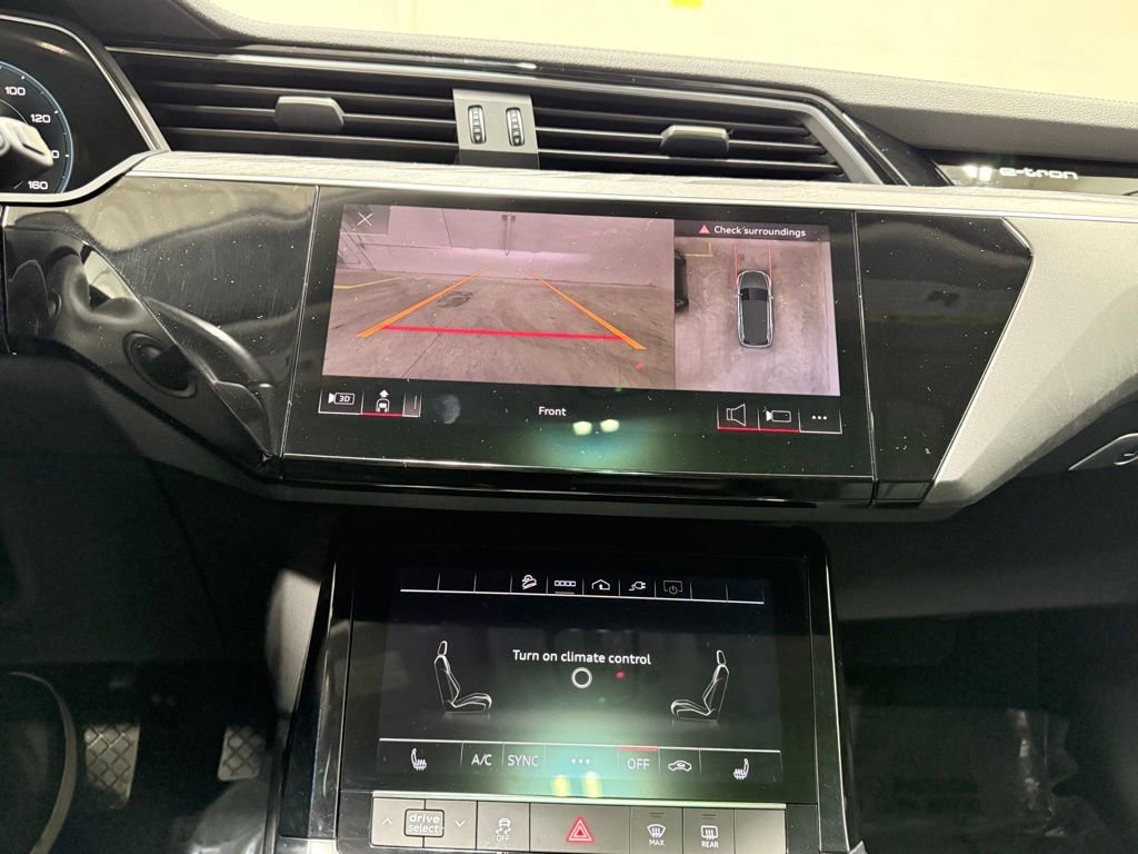Used 2021 Audi e-tron Premium w/ Convenience Plus Package image 27