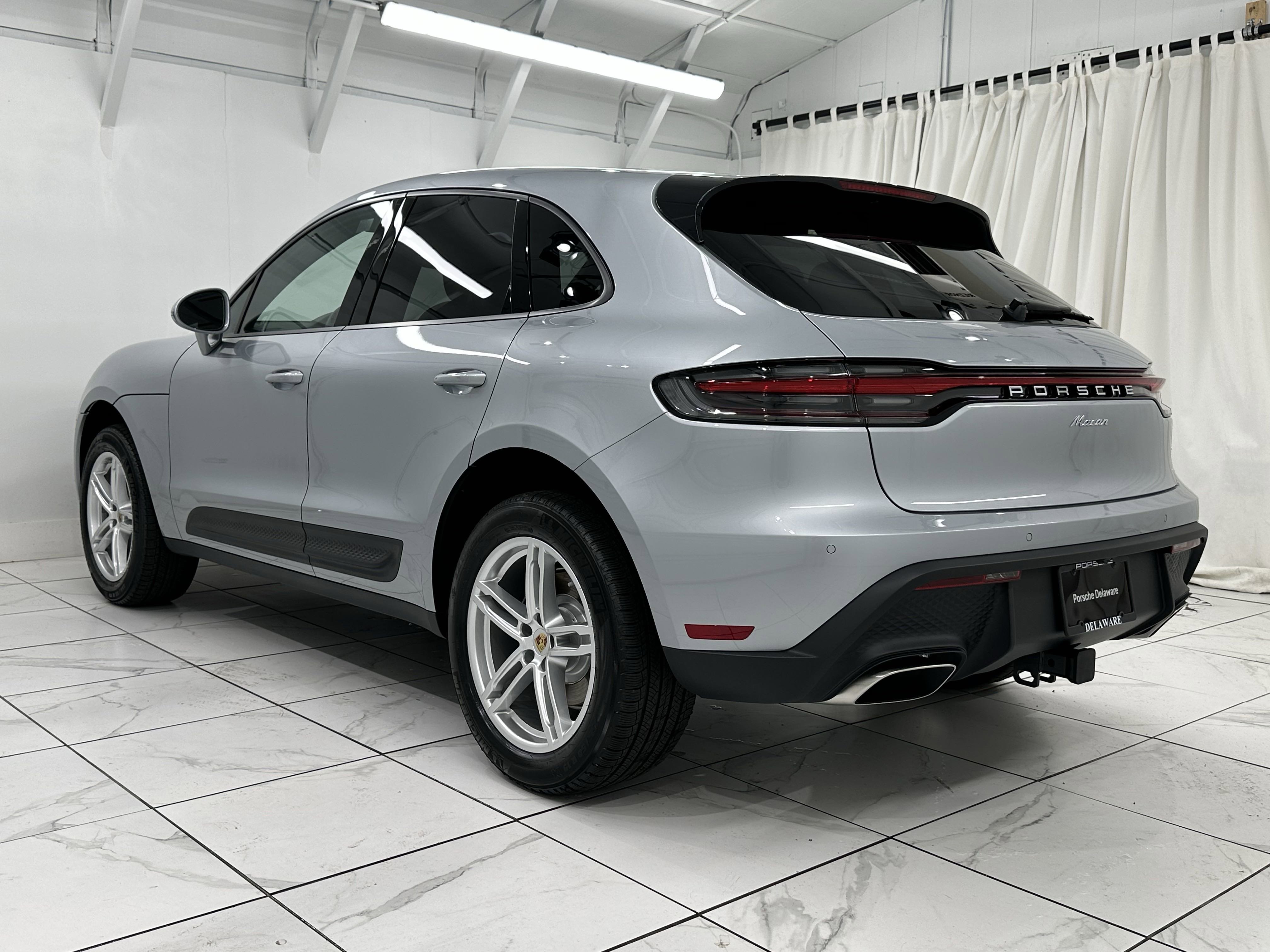 Certified 2025 Porsche Macan image 14