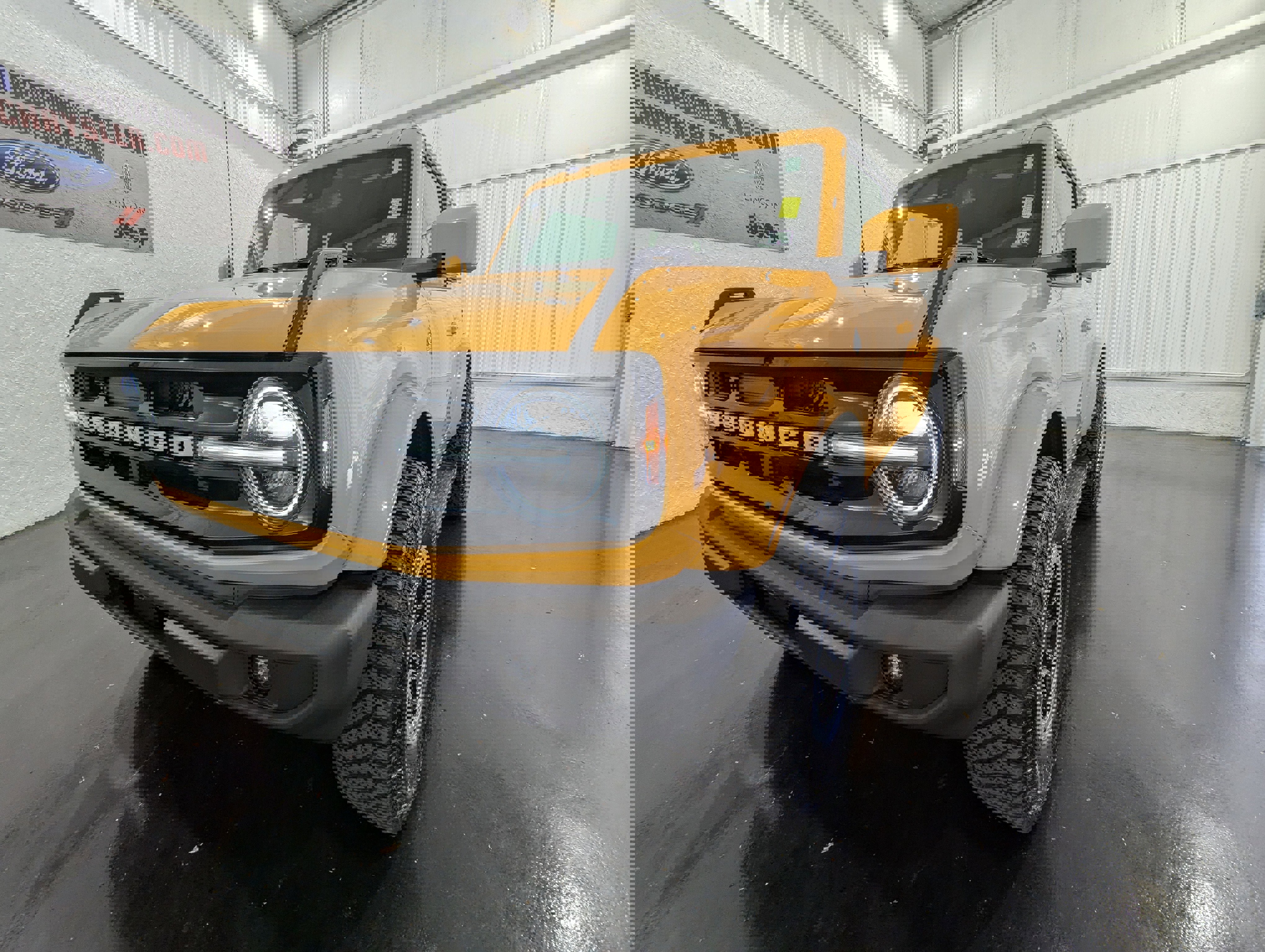 Used 2021 Ford Bronco Outer Banks image 3