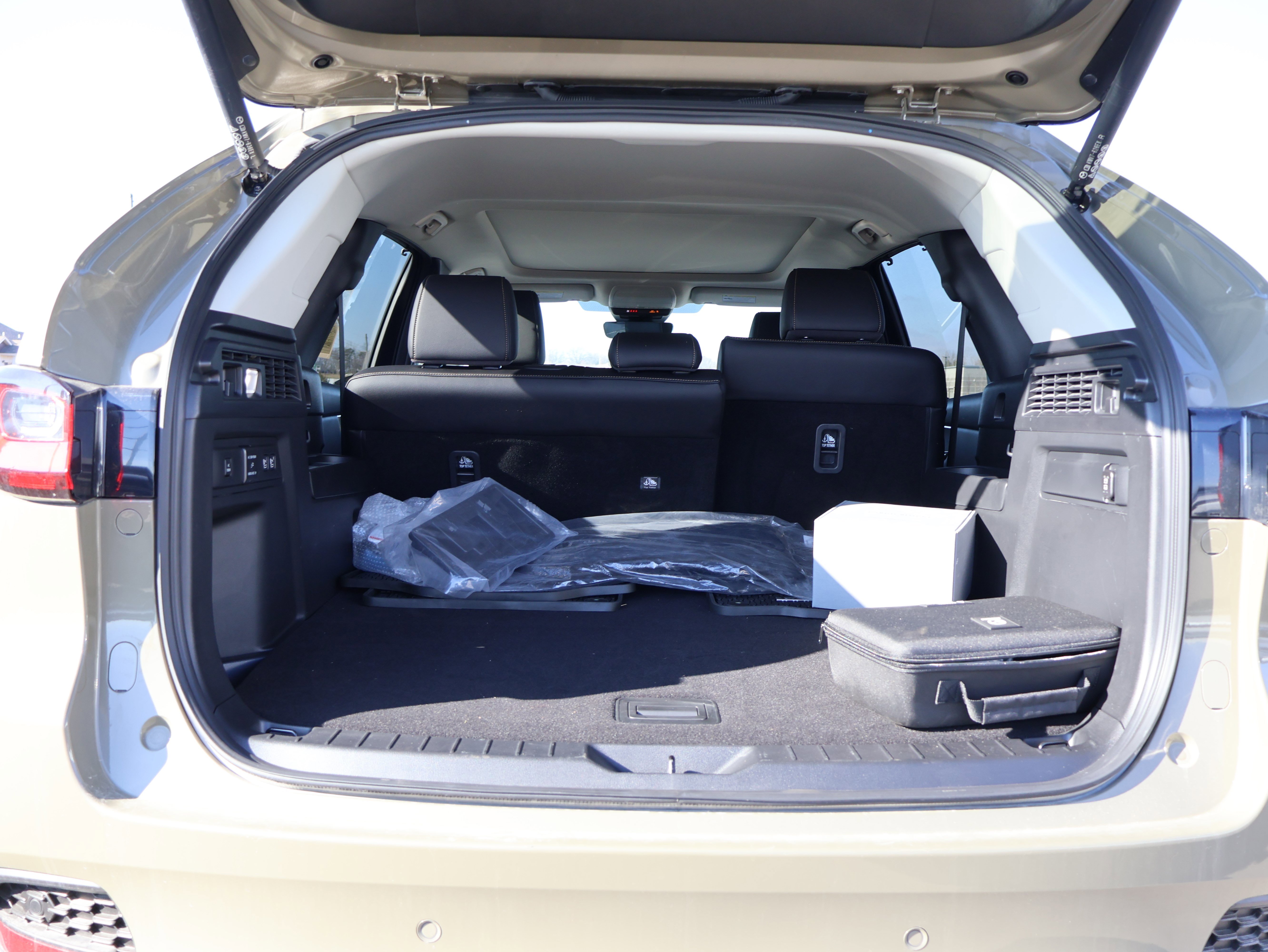 Certified 2025 MAZDA CX-70 Plug-In Hybrid w/ Premium Pkg image 20