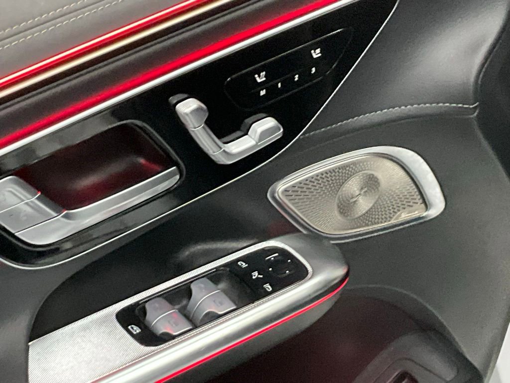 Used 2024 Mercedes-Benz EQE 500 4MATIC Sedan image 18