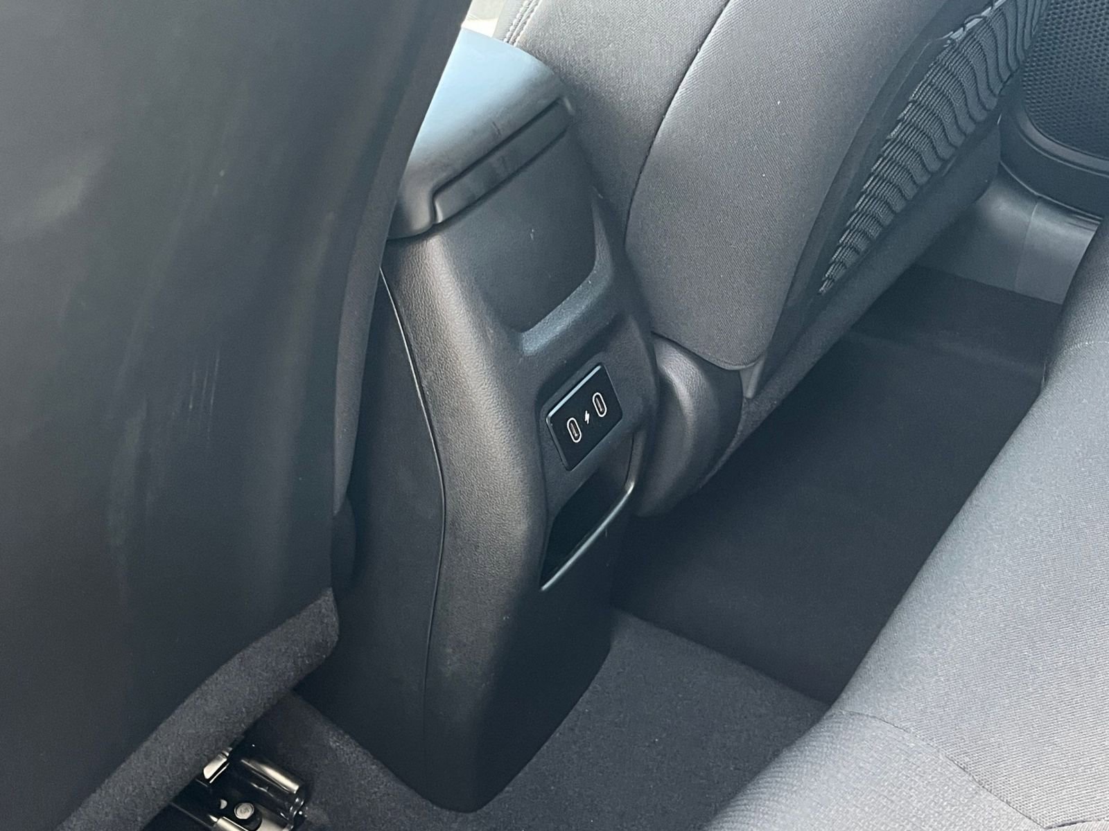 Used 2025 Hyundai Venue SEL FWD image 23