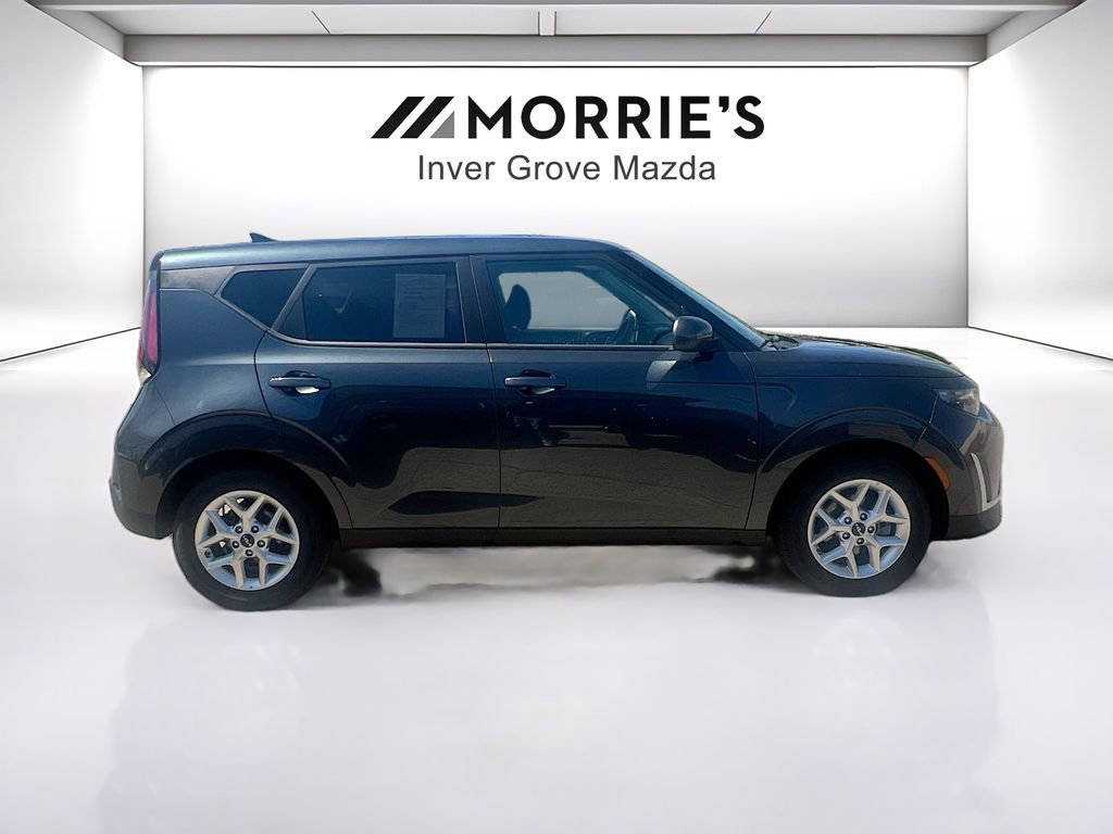 Used 2025 Kia Soul LX w/ LX Technology Package FWD image 4