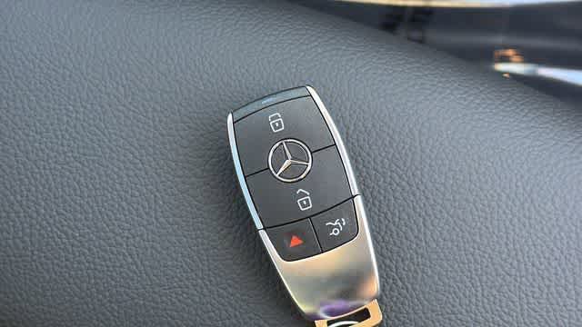 Used 2026 Mercedes-Benz GLB 250 4MATIC image 38
