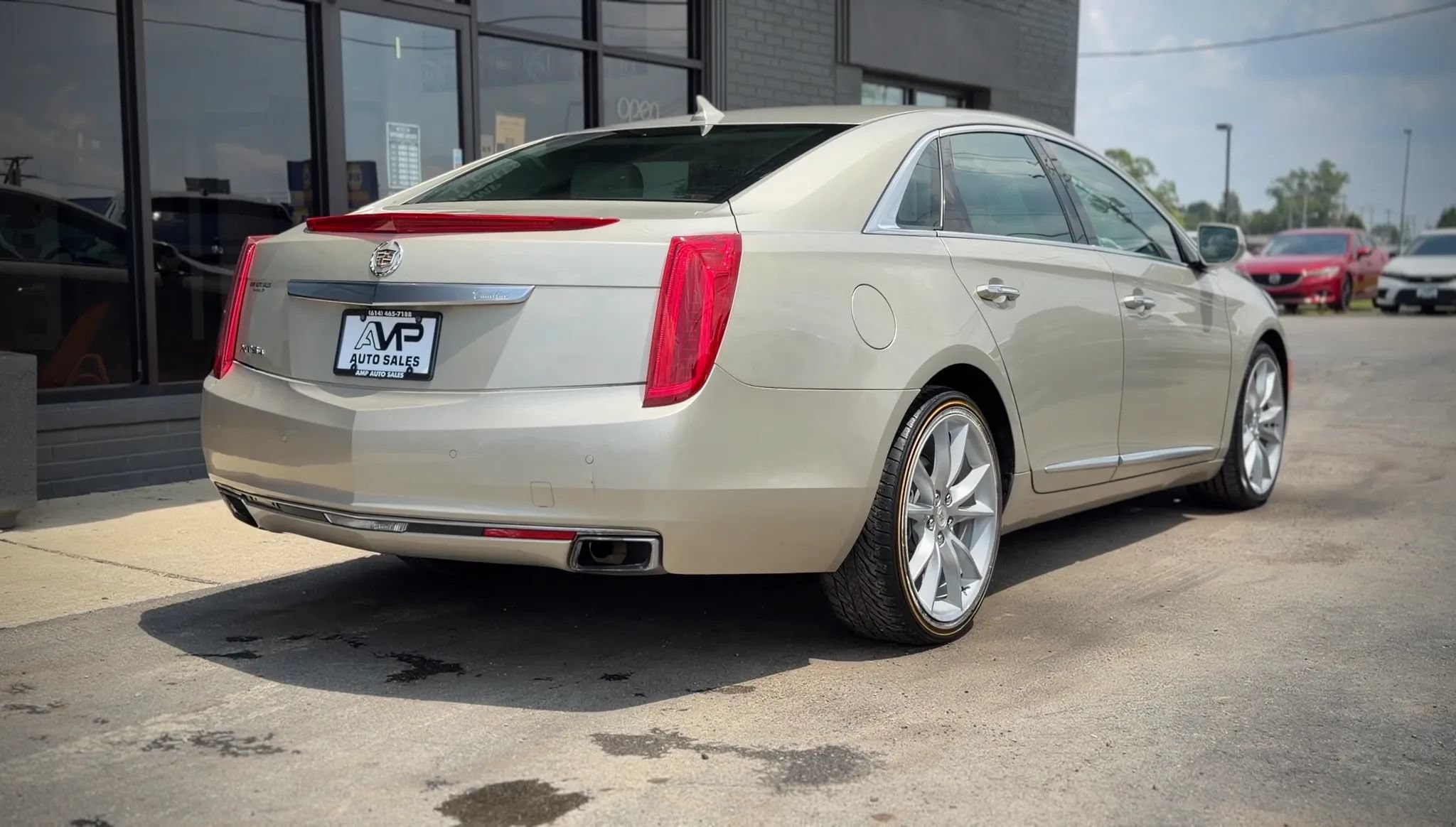 Used 2013 Cadillac XTS Premium AWD/4WD image 2