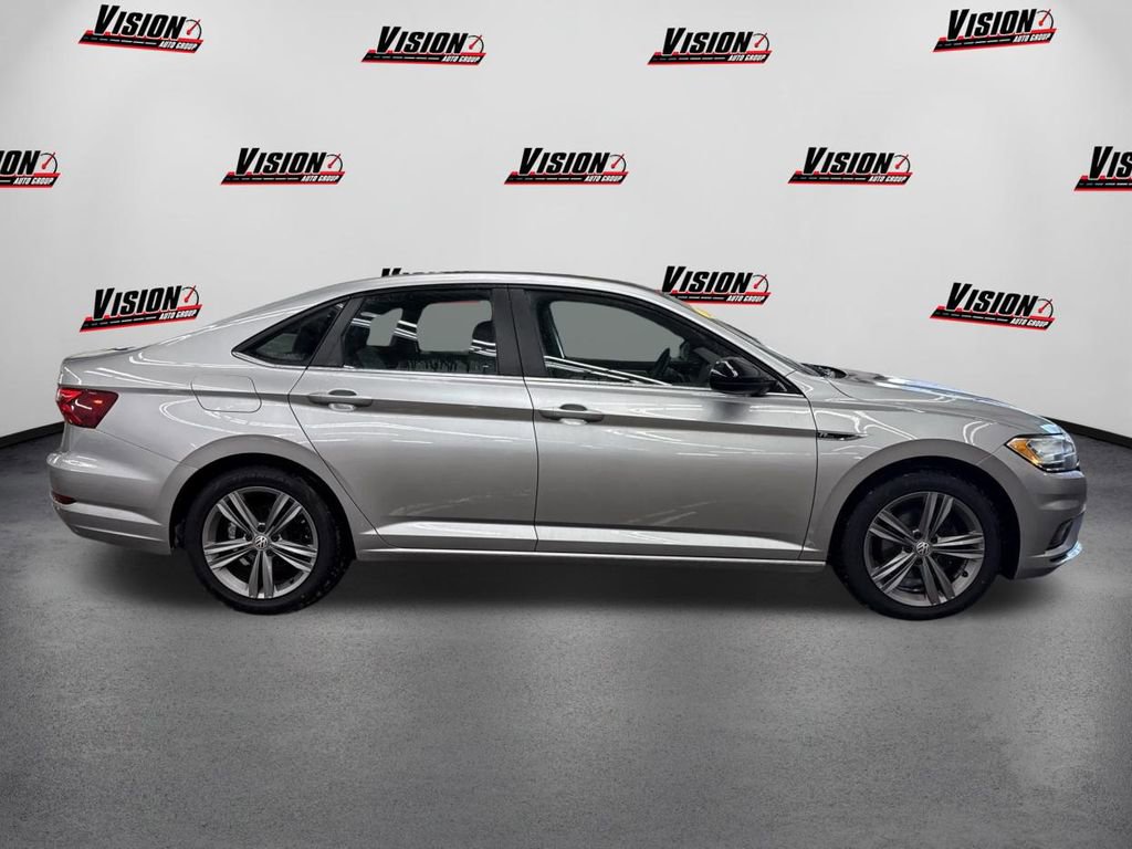 Used 2020 Volkswagen Jetta R-Line w/ R-Line Cold Weather Package image 4