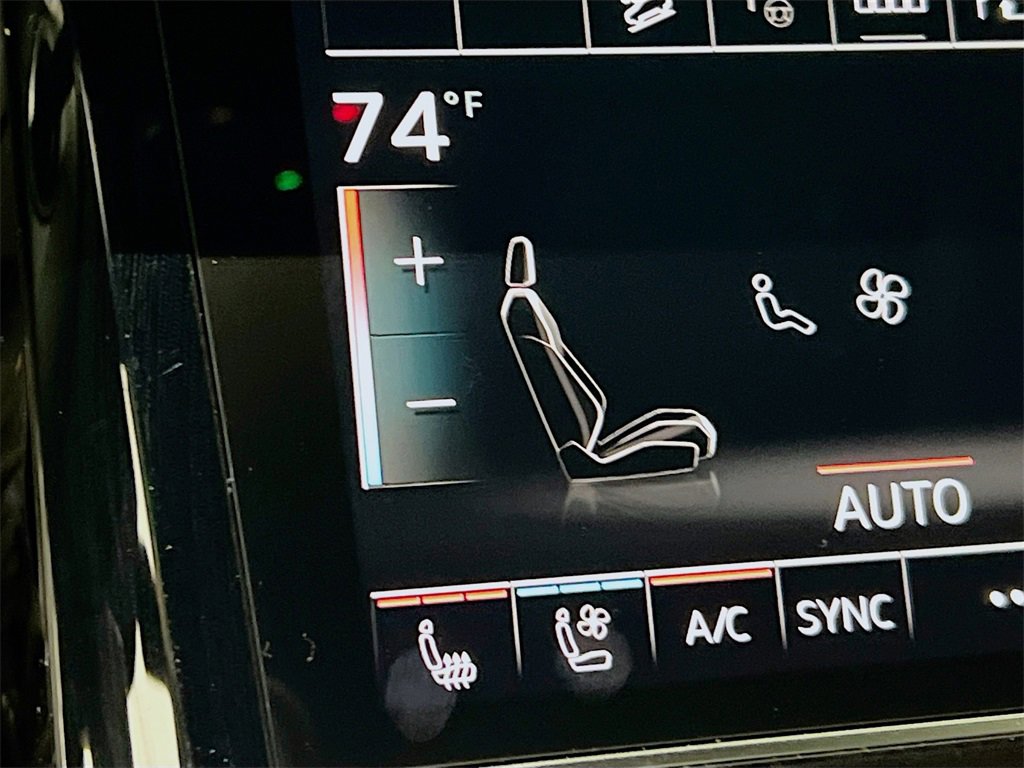 Used 2024 Audi Q8 e-tron Prestige image 22