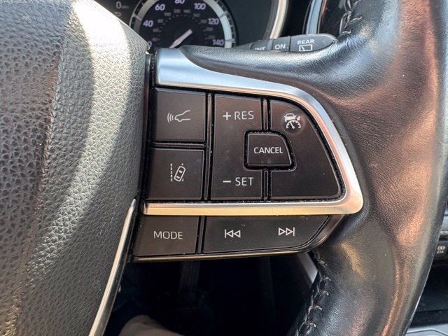 Used 2021 Toyota Highlander XLE AWD/4WD image 15