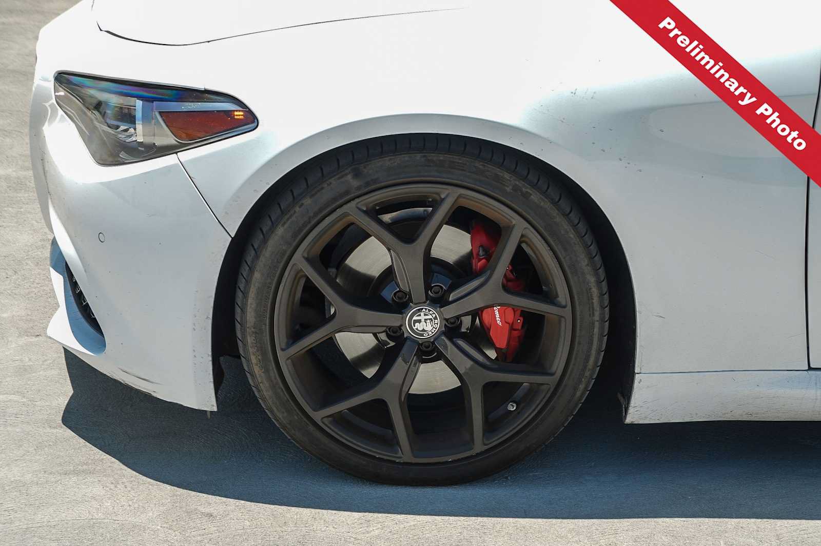 Used 2020 Alfa Romeo Giulia w/ Nero Edizione RWD image 12