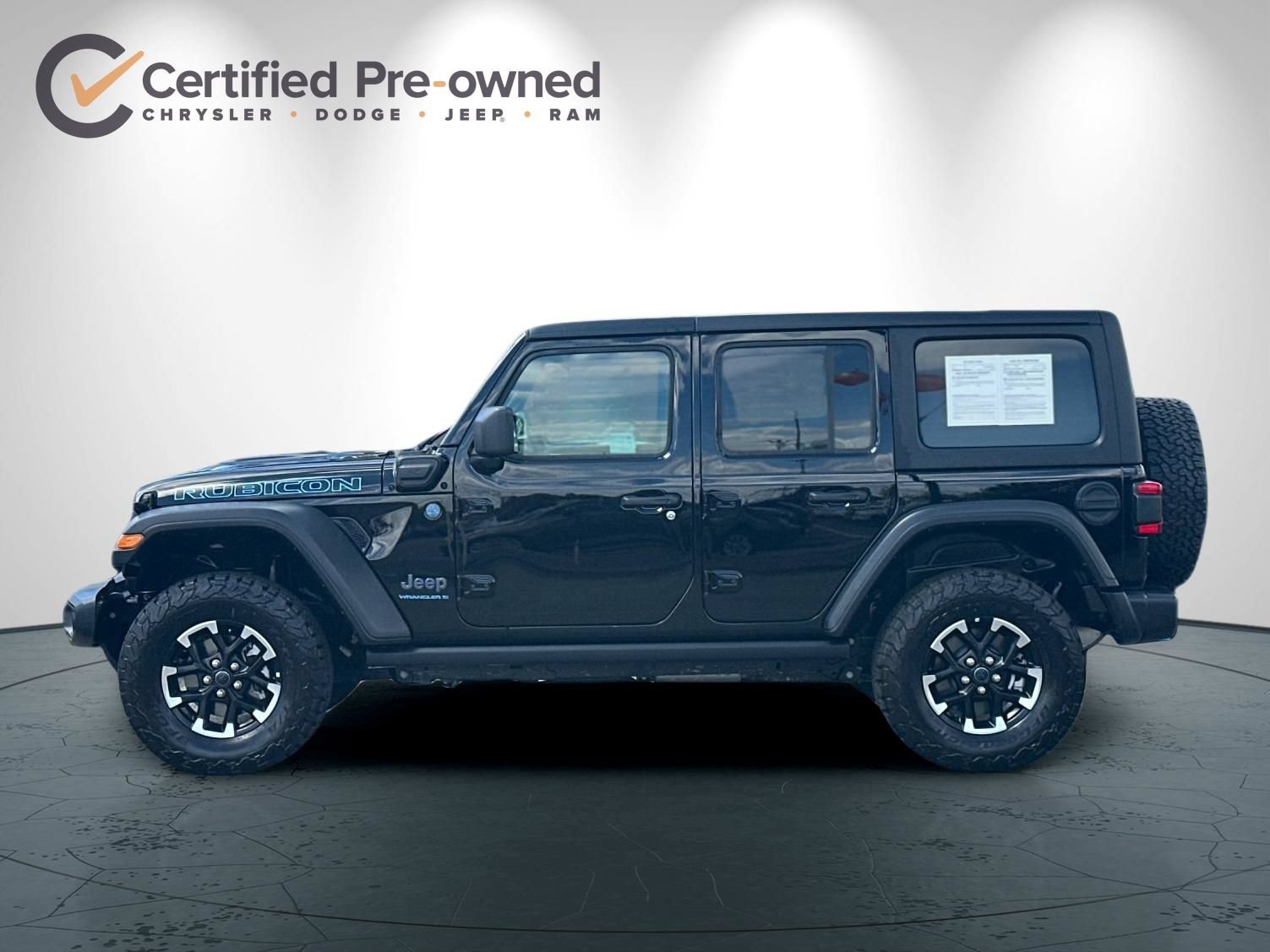 Used 2025 Jeep Wrangler Unlimited Rubicon 4xe w/ Safety Group AWD/4WD image 7
