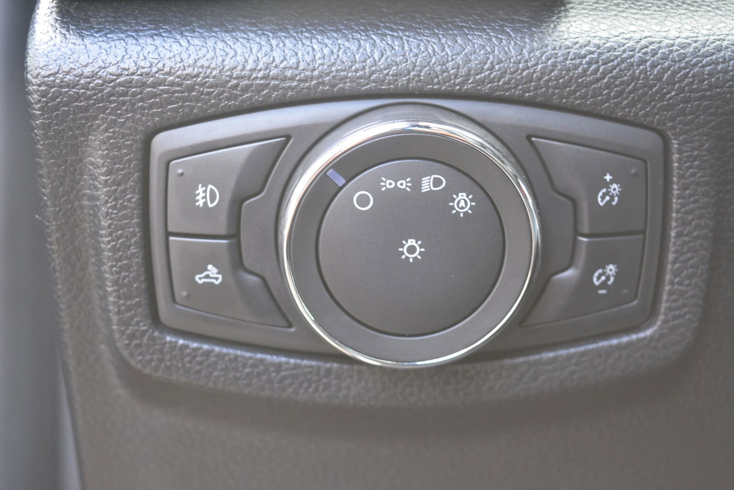 Used 2017 Ford F150 Platinum w/ Technology Package image 37