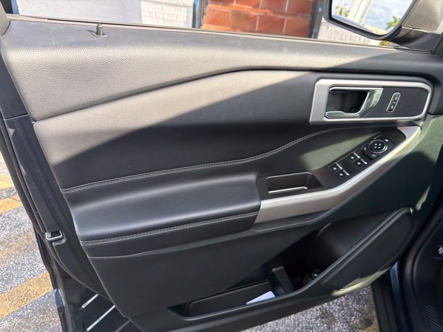 Used 2024 Ford Explorer XLT RWD image 9