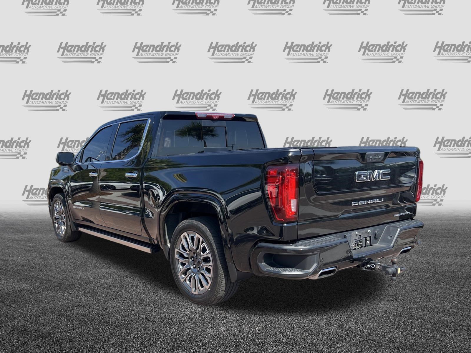 Used 2023 GMC Sierra 1500 Denali Ultimate AWD/4WD image 8
