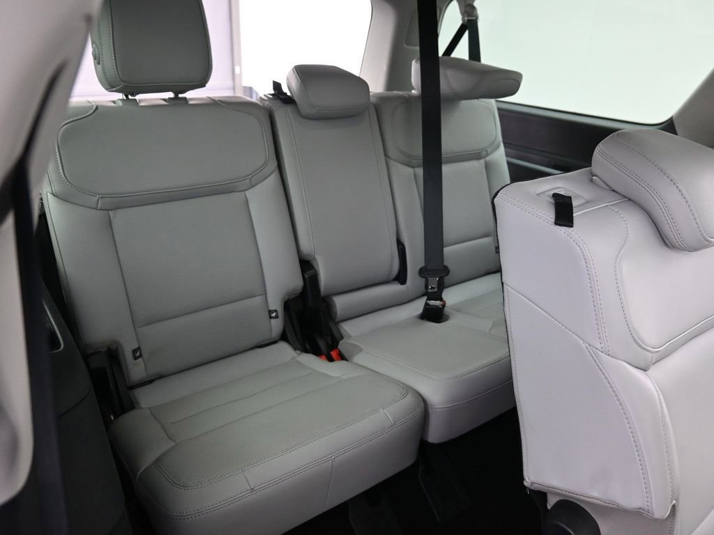 Certified 2025 Ford Expedition Max Platinum image 34